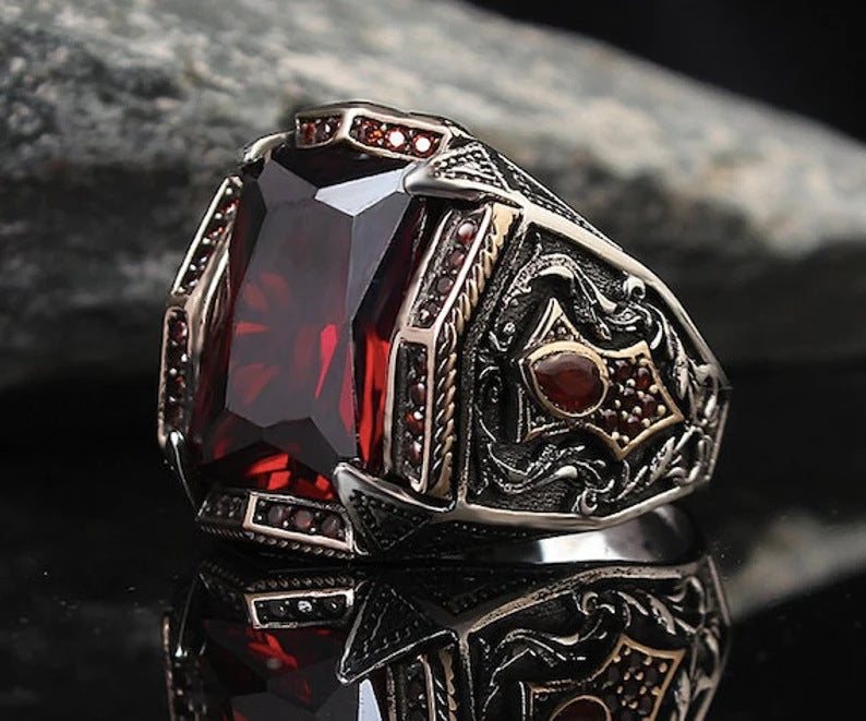 Retro Punk Ge Feng Te Ruby Men's Personalized Ring